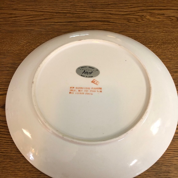 Oriental Accents Cloisonné Decorative Plate.   Red, Green, Cream, Navy & Gold - Picture 8 of 9